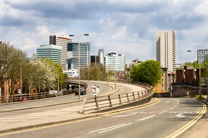 Croydon - View of the outbound road of the modern city