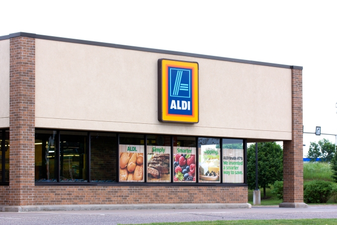 Aldi-Supermarket-Exterior