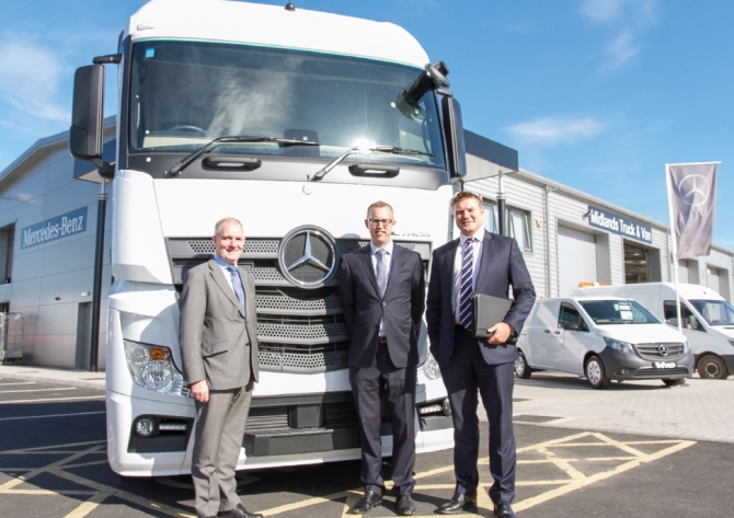 Midlands Truck & Van’s new Bentley Bridge base, (left to right) Nigel Birkmyre, of Ballyvesey; James Richards, of Clowes, and DTZ’s Jonathan Robinson.